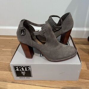 Frye Margaret Shootie Gray Suede Size 8